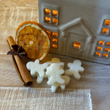 Load image into Gallery viewer, Mini Gingerbread Men Wax Melts - Christmas Spice
